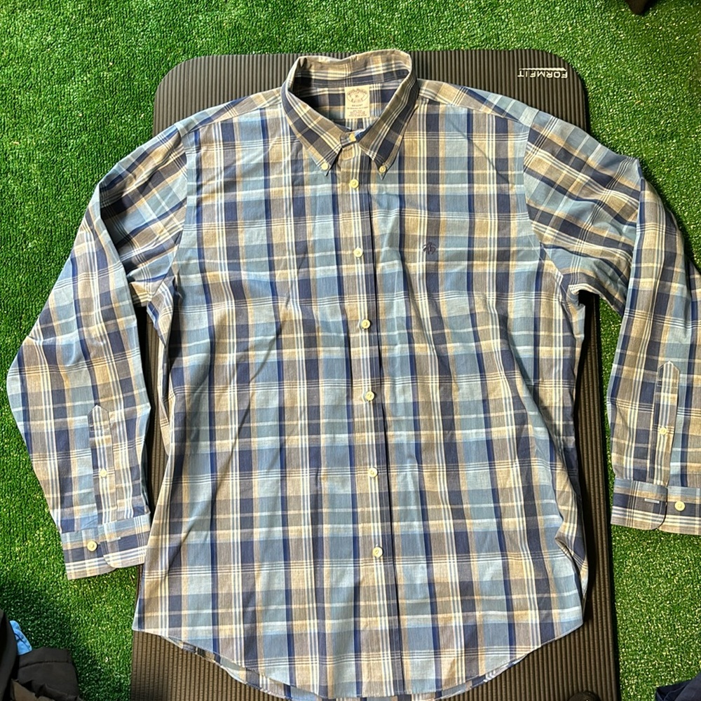 Brooks Brothers Men’s Collared button up